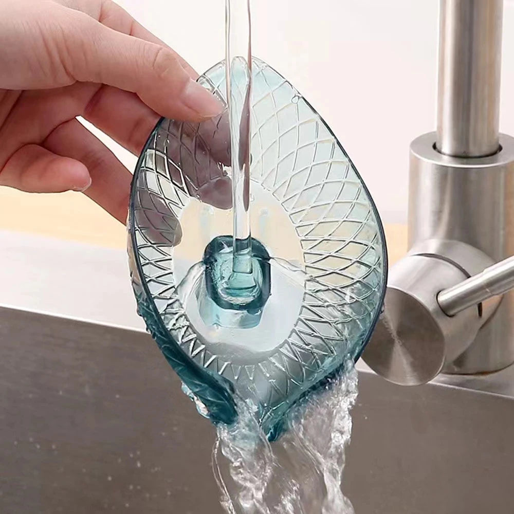 Leaf Design Drain Soap Box with Suction Cup Decorative Plastic Self Draining Bathroom Soap Tray Bathroom Organizers Storage